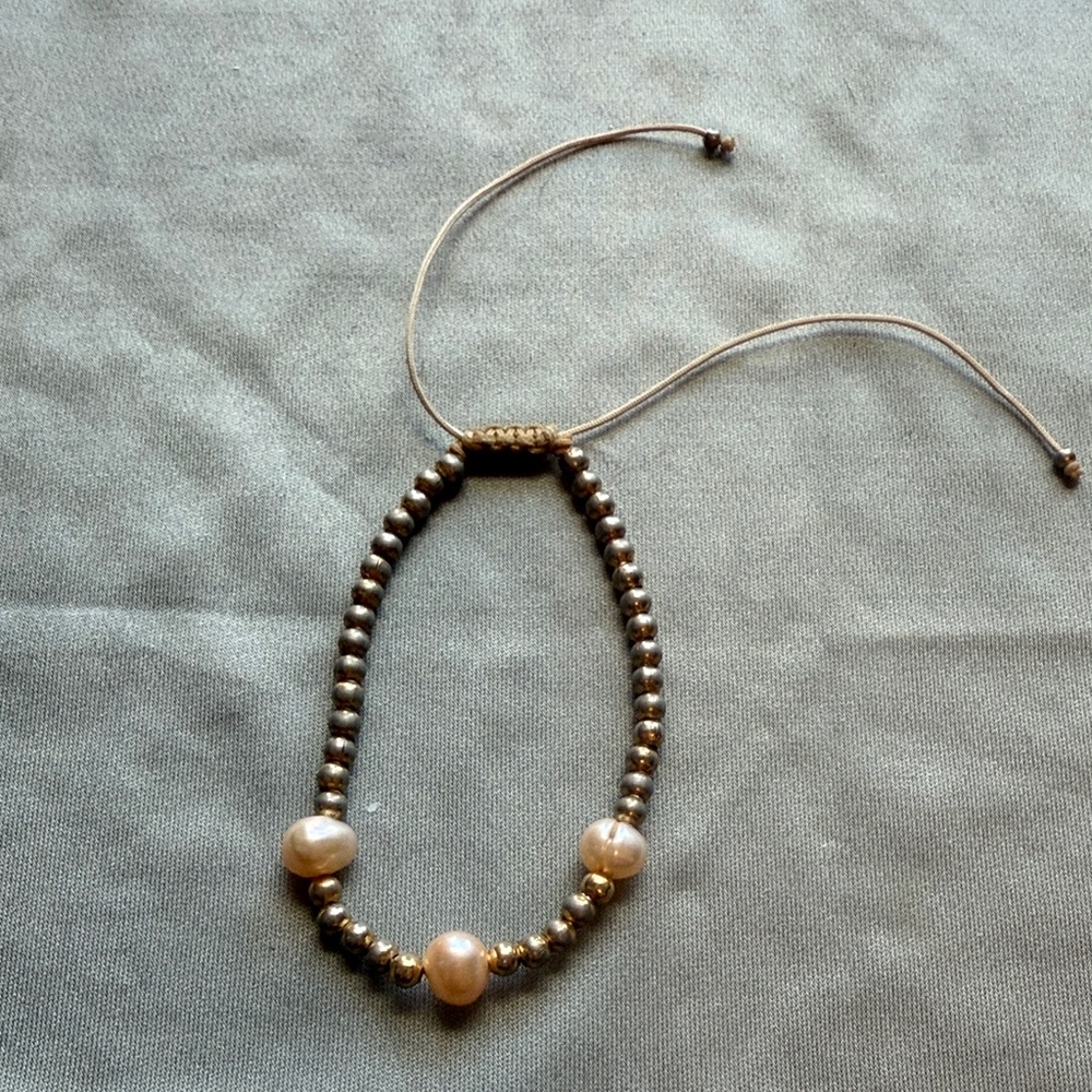 Elegant Pearl and Bead Bracelet